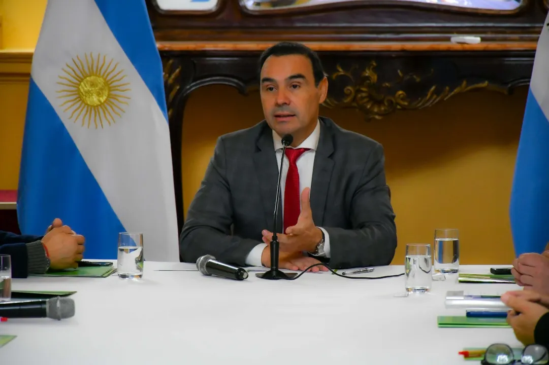 Valdés presentó las líneas de financiamiento del plan de reconversión energética
