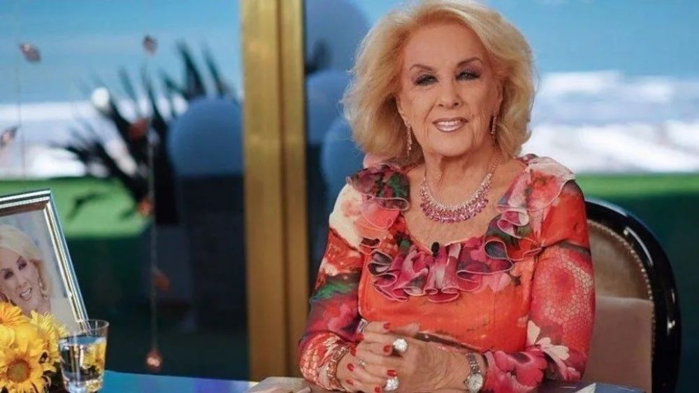 Nacho Viale: "Mirtha está perfecta, ya se despertó y habló"