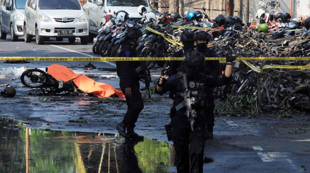 Al menos una decena de muertos y 40 heridos por tres ataques suicidas