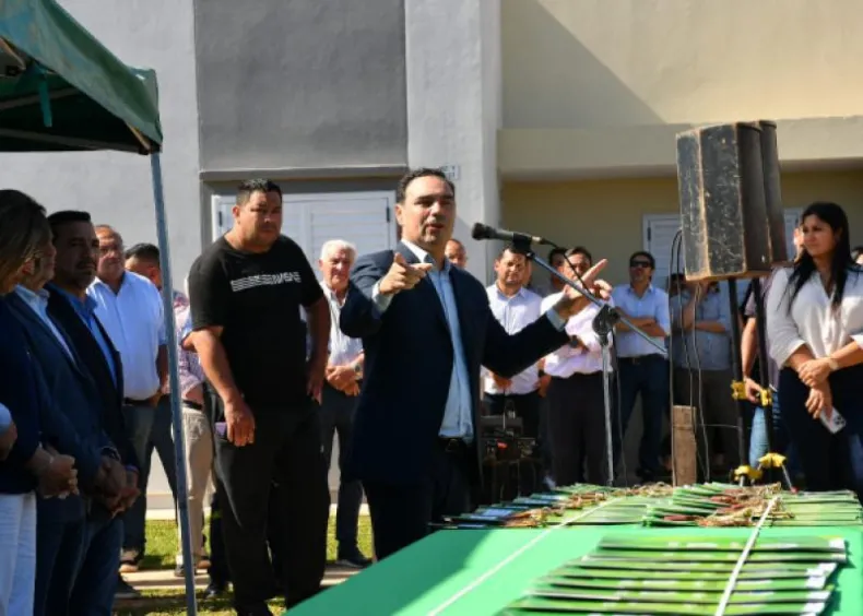 Valdés: "La próxima gestión seguirá con el sueño del techo propio"